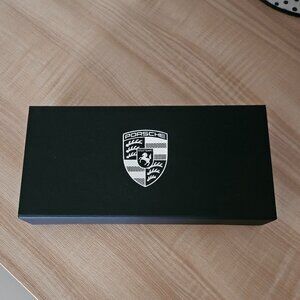 NWOT Porsche Macan Pen in Box